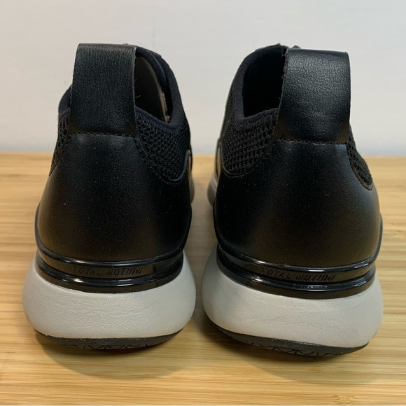 NEW Rockport Women's 7.5 Total Motion Zip On Sneakers - Picture 6 of 8